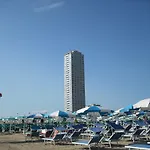 Il Grattacielo Sul Mare